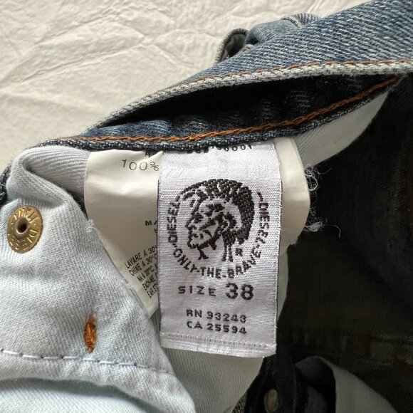 Diesel jeans straight leg size 38 38x30 button fly distressed denim 100% cotton - Picture 4 of 6